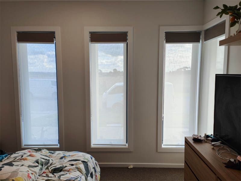 Roller blinds installation